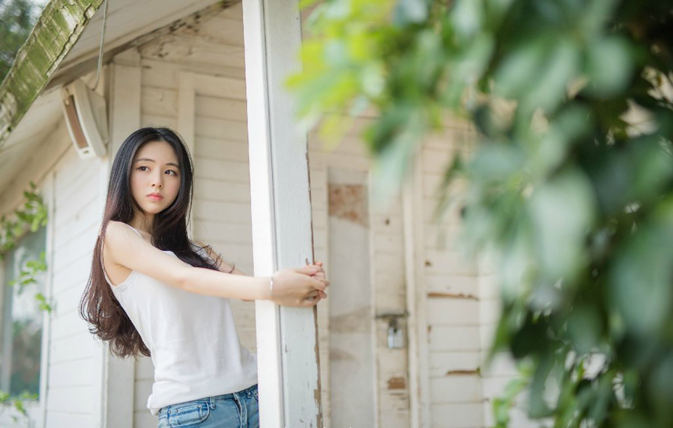 “呵~”孟达摇了摇头，冷笑道：“我对刘璋忠心耿耿，但刘璋荒淫无度，寻访我家时，见我妻子姿色出众，竟起了歹心，数次向我暗示，我孟达虽不是什么好人，却也不能坐以待毙。”